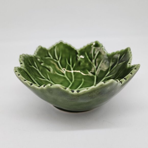 Green Leaf-Shaped Ceramic Bowl By Olfaire Portugal Microwave & Dishwasher Safe - Picture 6 of 7